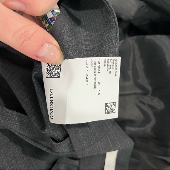 Hugo Boss suit 0-2 - Picture 10 of 11